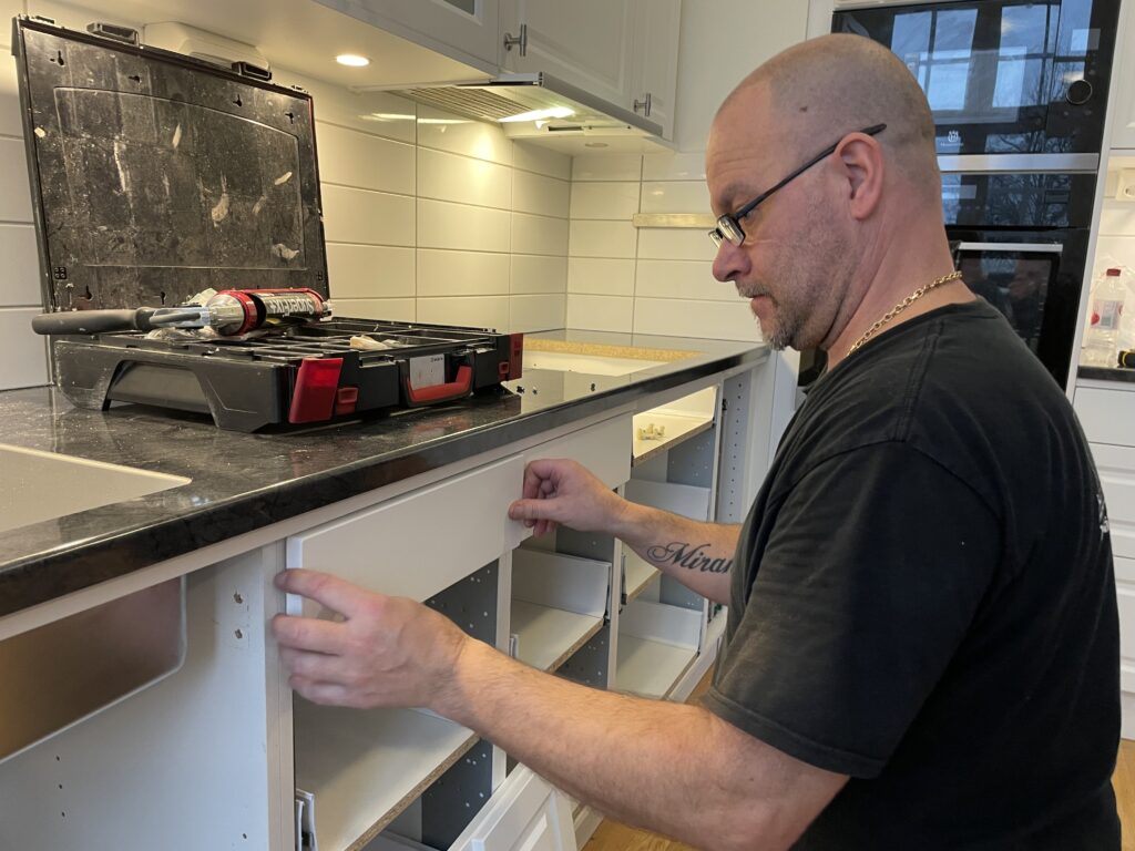 Montage pågår av Klarälvskök
